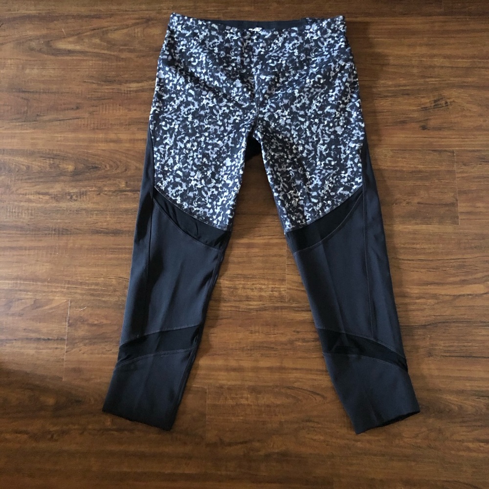 Avia Black/Gray Fashion Capris